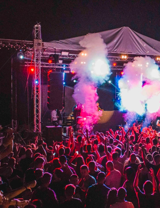 Locação de som profissional para shows, casamentos e eventos corporativos